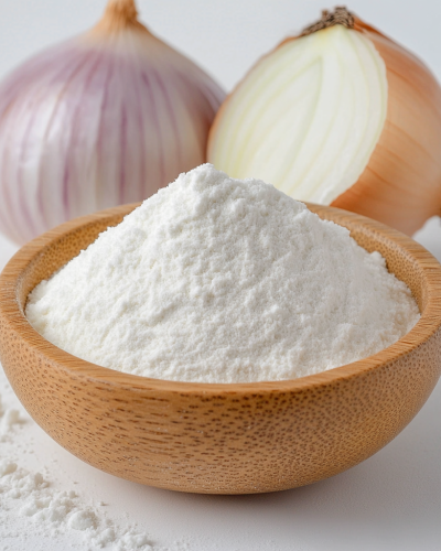 aviv8941_White_onion_powder_in_a_wooden_bowl_on_a_table_and_on__0091e550-a761-4dc9-bca7-884a5bfd0b0f